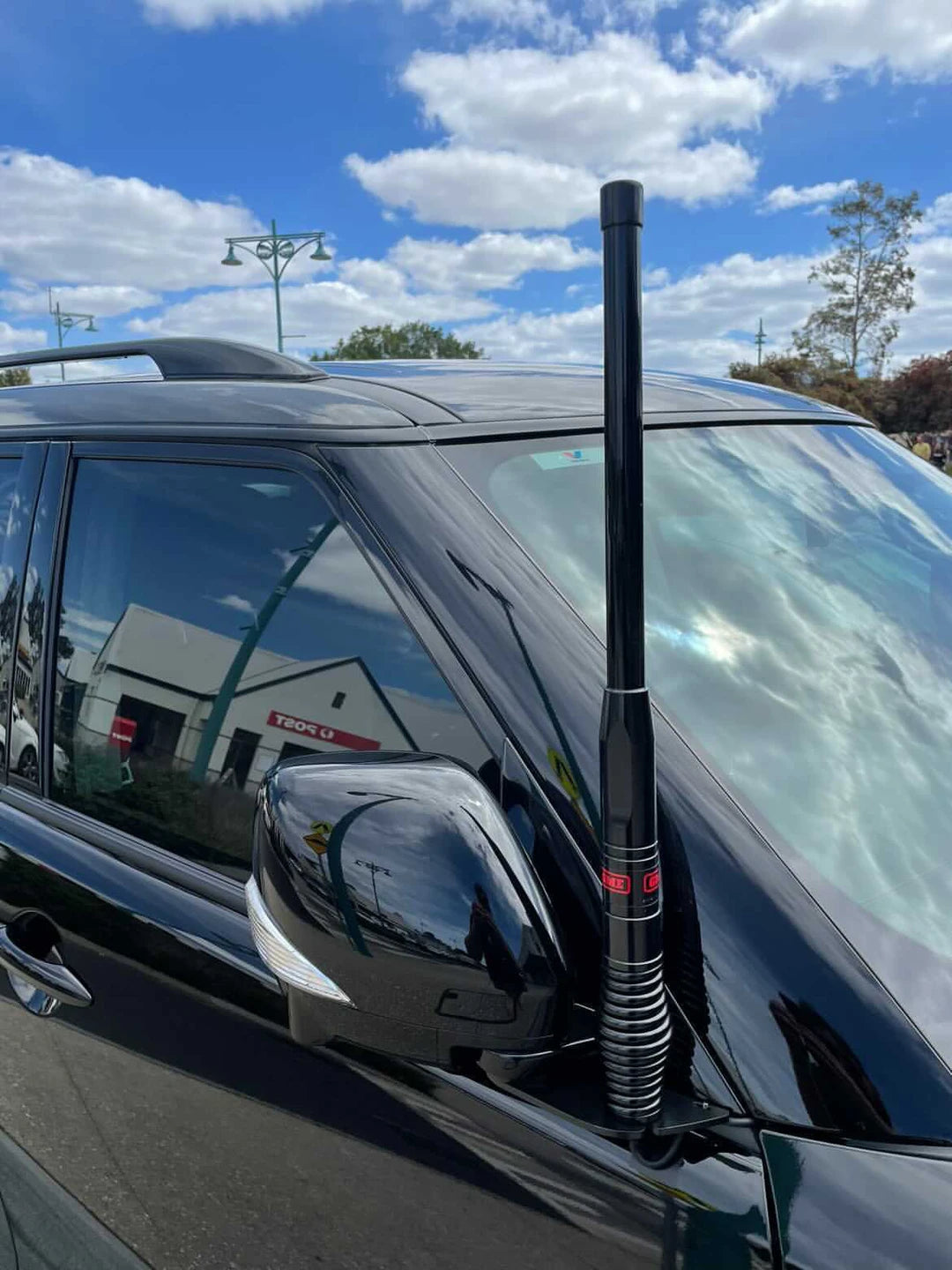 DRIVERS ANTENNA BRACKET TO SUIT Y62 NISSAN PATROL