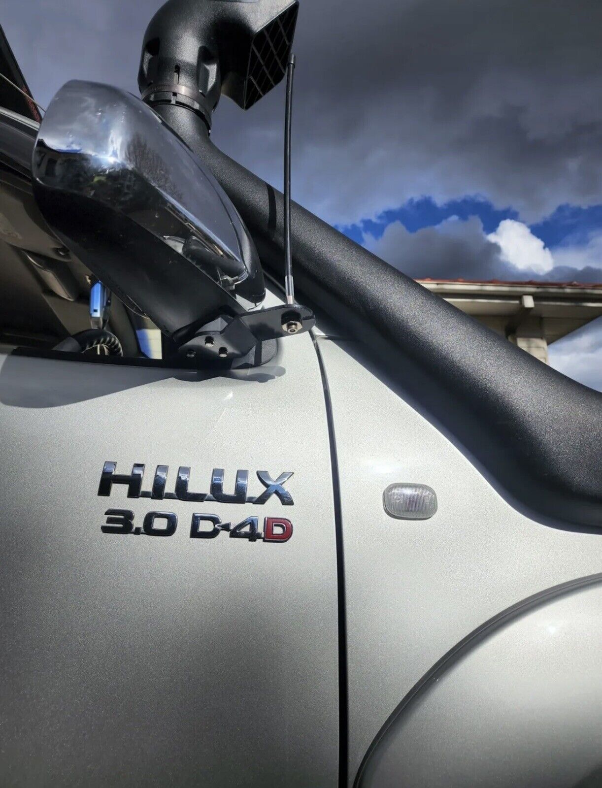ANTENNA BRACKET TO SUIT N70 TOYOTA HILUX